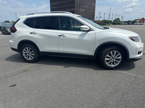 Used 2019 Nissan Rogue SV AWD/4WD image 3