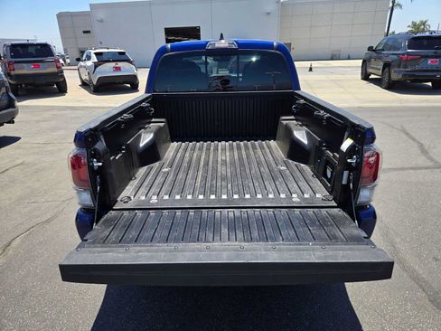 Used 2023 Toyota Tacoma TRD Off-Road w/ TRD Premium Off Road Package AWD/4WD image 14