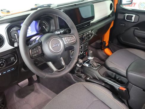 Used 2025 Jeep Wrangler Unlimited Sport S 4xe w/ Convenience Group AWD/4WD image 19