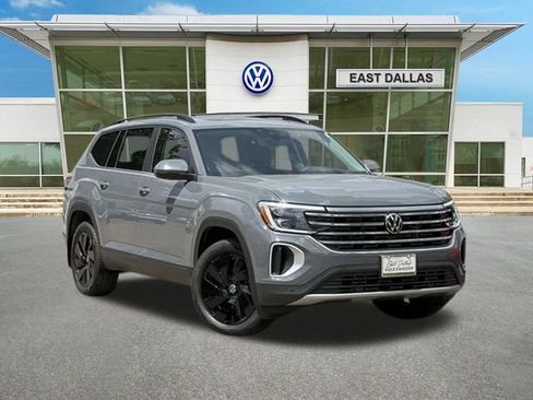 Used 2026 Volkswagen Atlas SE FWD image 1