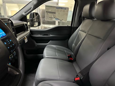New 2026 Ford F250 XL w/ XL Chrome Package RWD image 20