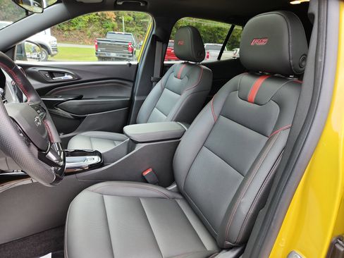 Used 2024 Chevrolet Trax RS w/ Sunroof Package image 23