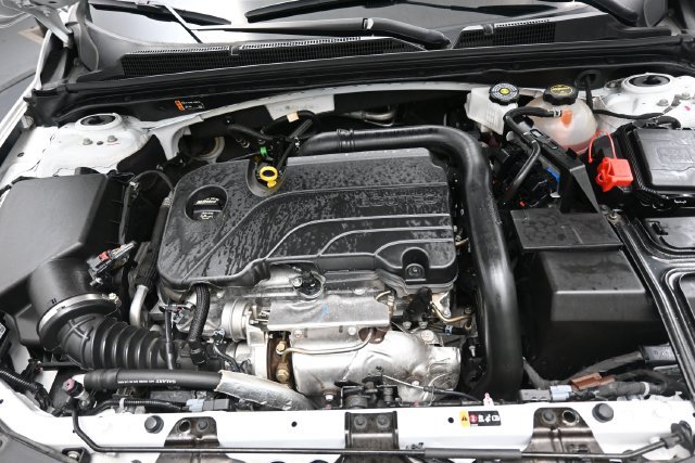 Used 2025 Chevrolet Malibu LT FWD image 30