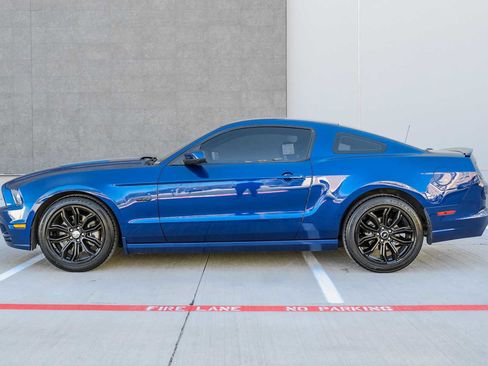 Used 2013 Ford Mustang GT Premium w/ Comfort Pkg image 11