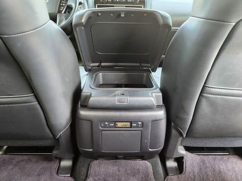 Used 2021 Nissan Armada SV w/ SV Appearance Package image 23