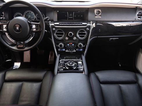 Used 2022 Rolls-Royce Cullinan w/ Cullinan Package AWD/4WD image 4