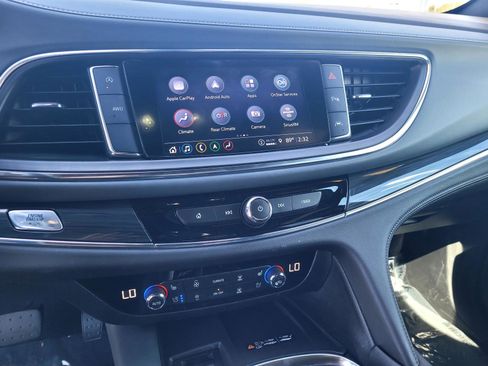 Used 2024 Buick Enclave Premium image 16