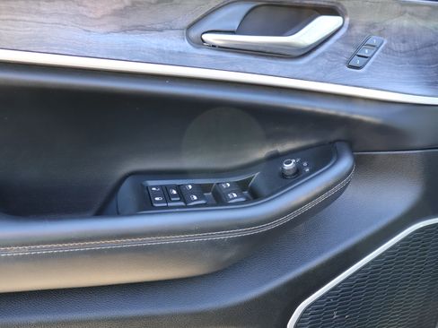 Used 2021 Jeep Grand Cherokee L Limited w/ Luxury Tech Group II image 26