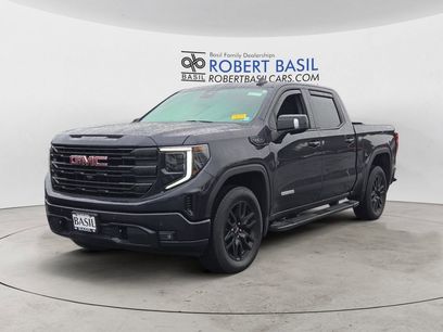 Used 2025 GMC Sierra 1500 Elevation w/ Elevation Premium Package