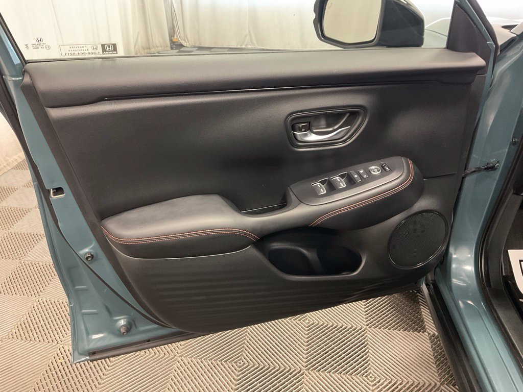 Used 2025 Honda HR-V Sport image 14