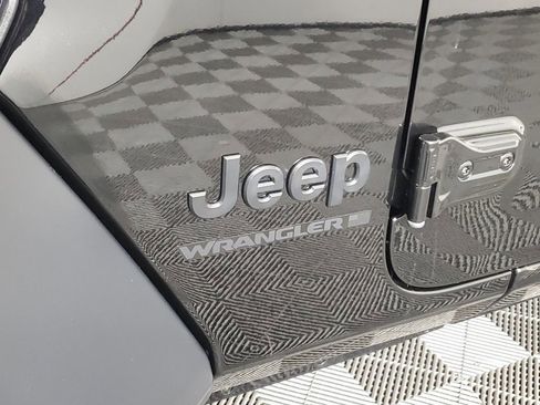 Used 2025 Jeep Wrangler Sport S image 10