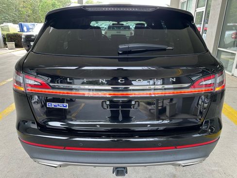 Used 2022 Lincoln Nautilus Reserve w/ Equipment Group 202A image 12