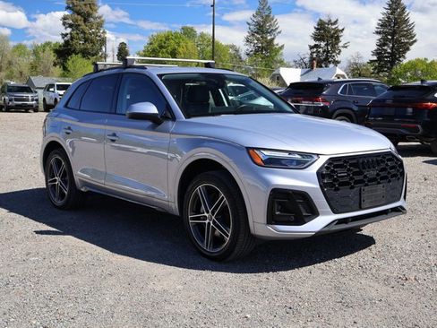 Used 2023 Audi Q5 e Premium Plus w/ Premium Plus Package AWD/4WD image 3