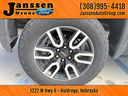 Used 2021 GMC Sierra 1500 AT4 w/ AT4 Value Package AWD/4WD image 37