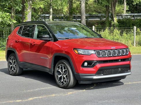 Certified 2025 Jeep Compass Limited AWD/4WD image 1