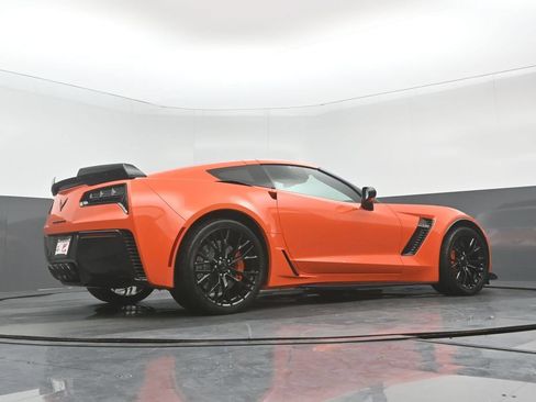 Used 2019 Chevrolet Corvette Z06 RWD image 25