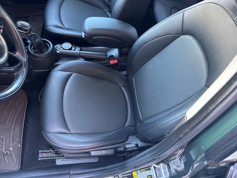 Used 2017 MINI Cooper 4-Door Hardtop image 18