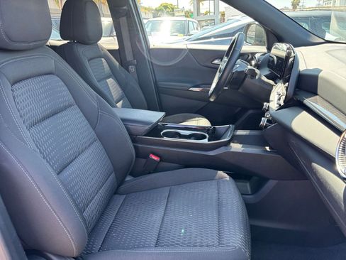 Used 2025 Chevrolet Equinox LT FWD image 37