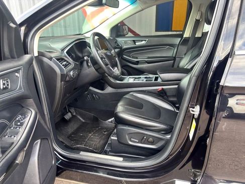Used 2021 Ford Edge Titanium image 12