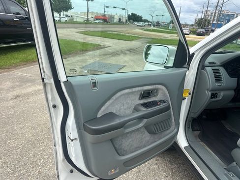 Used 2005 Honda Pilot EX image 7