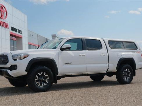 Certified 2019 Toyota Tacoma TRD Off-Road AWD/4WD image 1