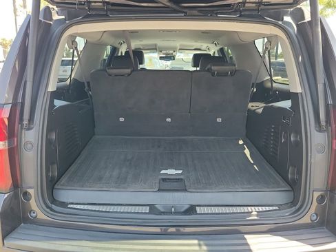 Used 2015 Chevrolet Suburban LT w/ Luxury Package RWD image 26