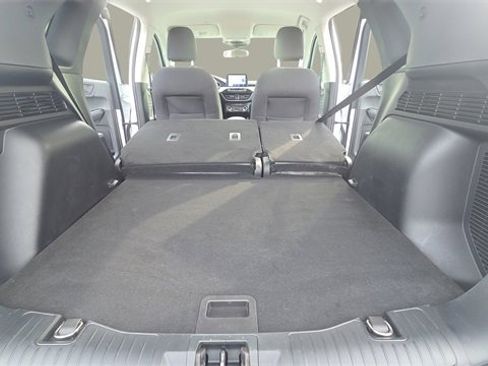 Used 2022 Ford Escape SE image 32