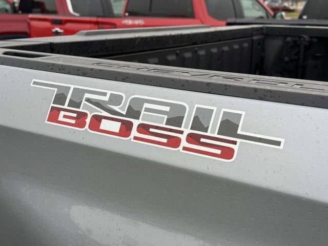 Used 2025 Chevrolet Silverado 1500 LT Trail Boss w/ Convenience Package II AWD/4WD image 10