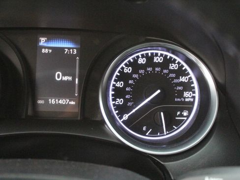 Used 2019 Toyota Camry SE FWD image 29