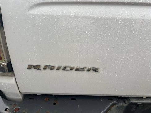 Used 2007 Mitsubishi Raider LS image 12