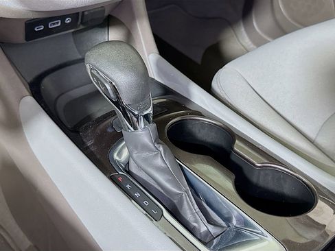 Certified 2022 Chevrolet Malibu LS FWD image 15