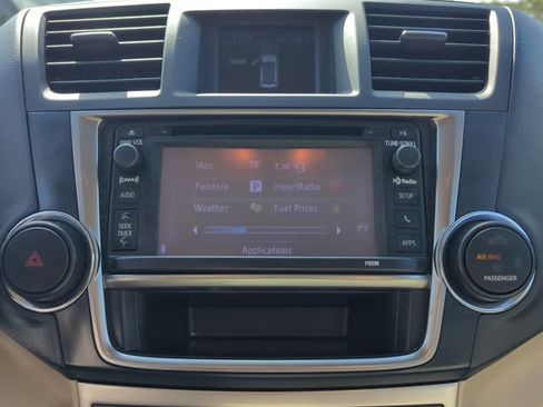 Used 2013 Toyota Highlander SE image 21