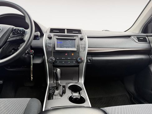 Used 2016 Toyota Camry LE FWD image 16