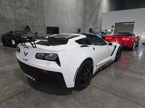 Used 2019 Chevrolet Corvette ZR1 RWD image 3