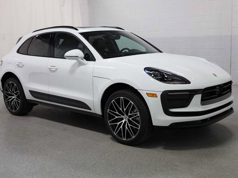 Certified 2026 Porsche Macan AWD/4WD image 13