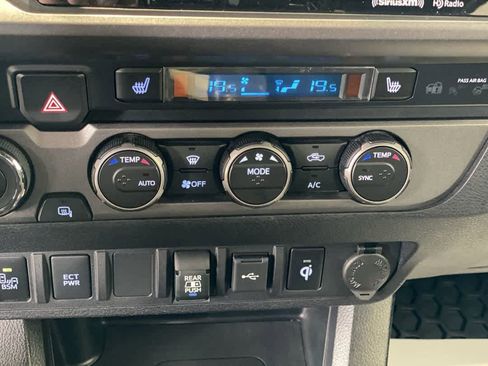 Used 2021 Toyota Tacoma TRD Off-Road AWD/4WD image 30
