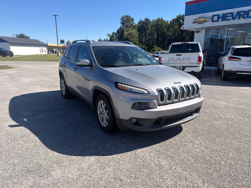 Used 2015 Jeep Cherokee Latitude FWD image 1