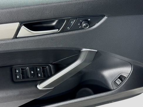 Used 2022 Volkswagen Passat 2.0T SE image 17