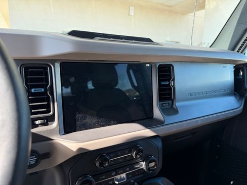 Certified 2024 Ford Bronco Wildtrak image 9