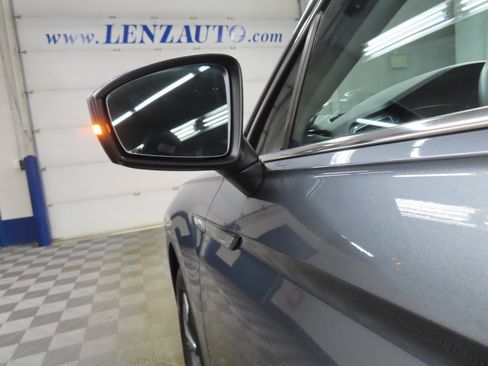 Used 2022 Volkswagen Tiguan SE image 58