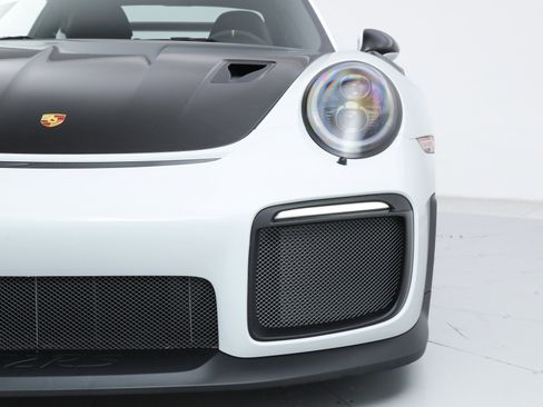 Used 2018 Porsche 911 GT2 RS image 13