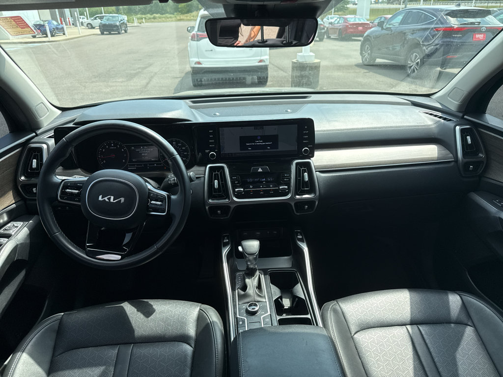Used 2023 Kia Sorento S w/ Panoramic Sunroof Package AWD/4WD image 14
