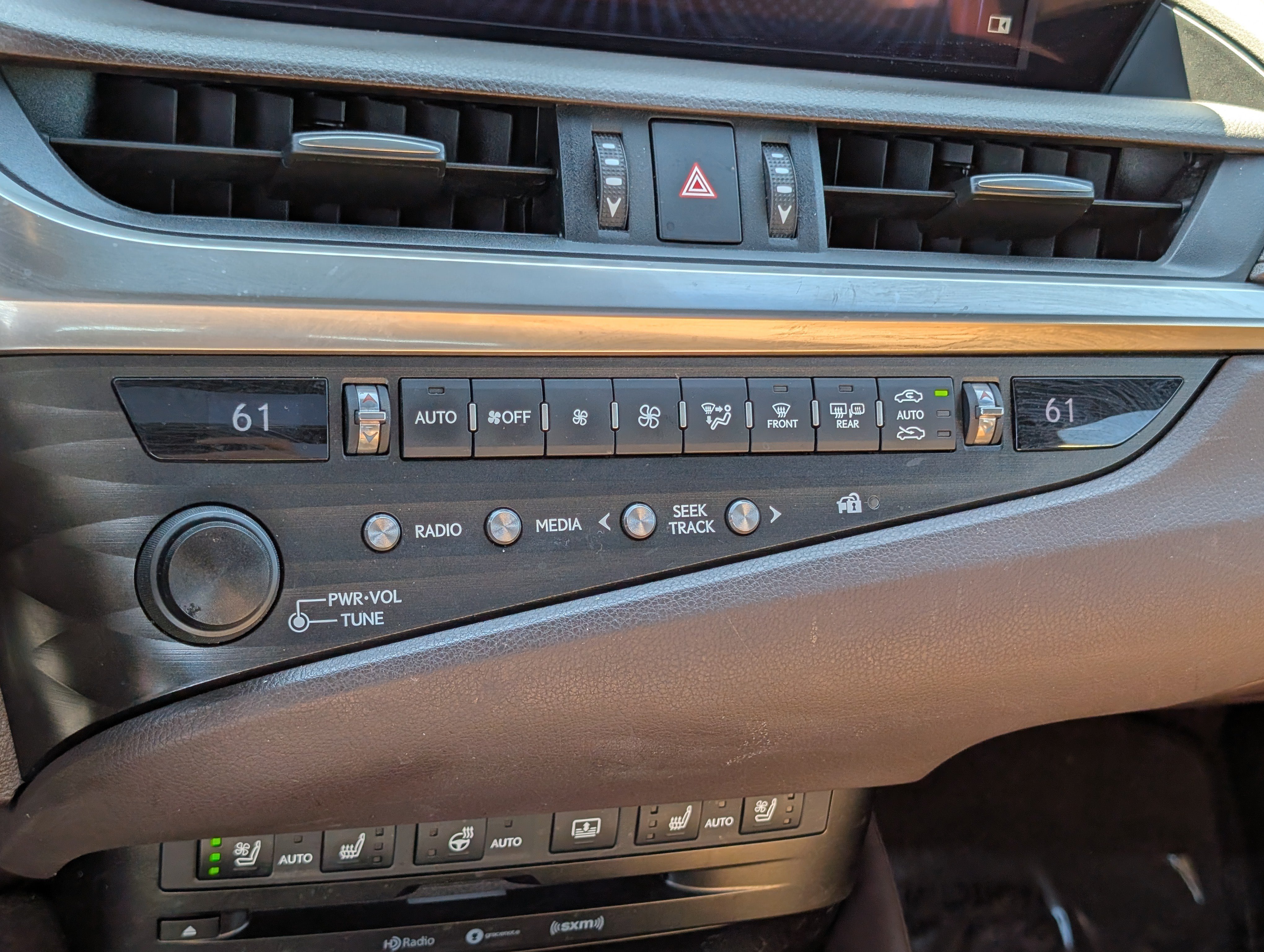 Used 2020 Lexus ES 350 Ultra Luxury w/ Accessory Package 2 FWD image 30