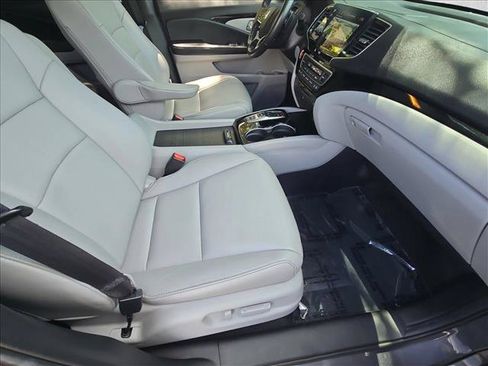 Used 2019 Honda Pilot Touring image 22