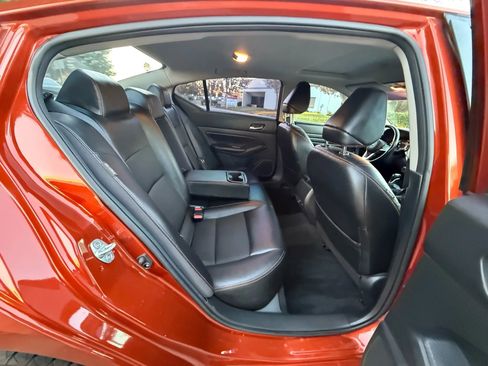 Used 2019 Nissan Altima 2.5 SR w/ SR Premium Package image 15