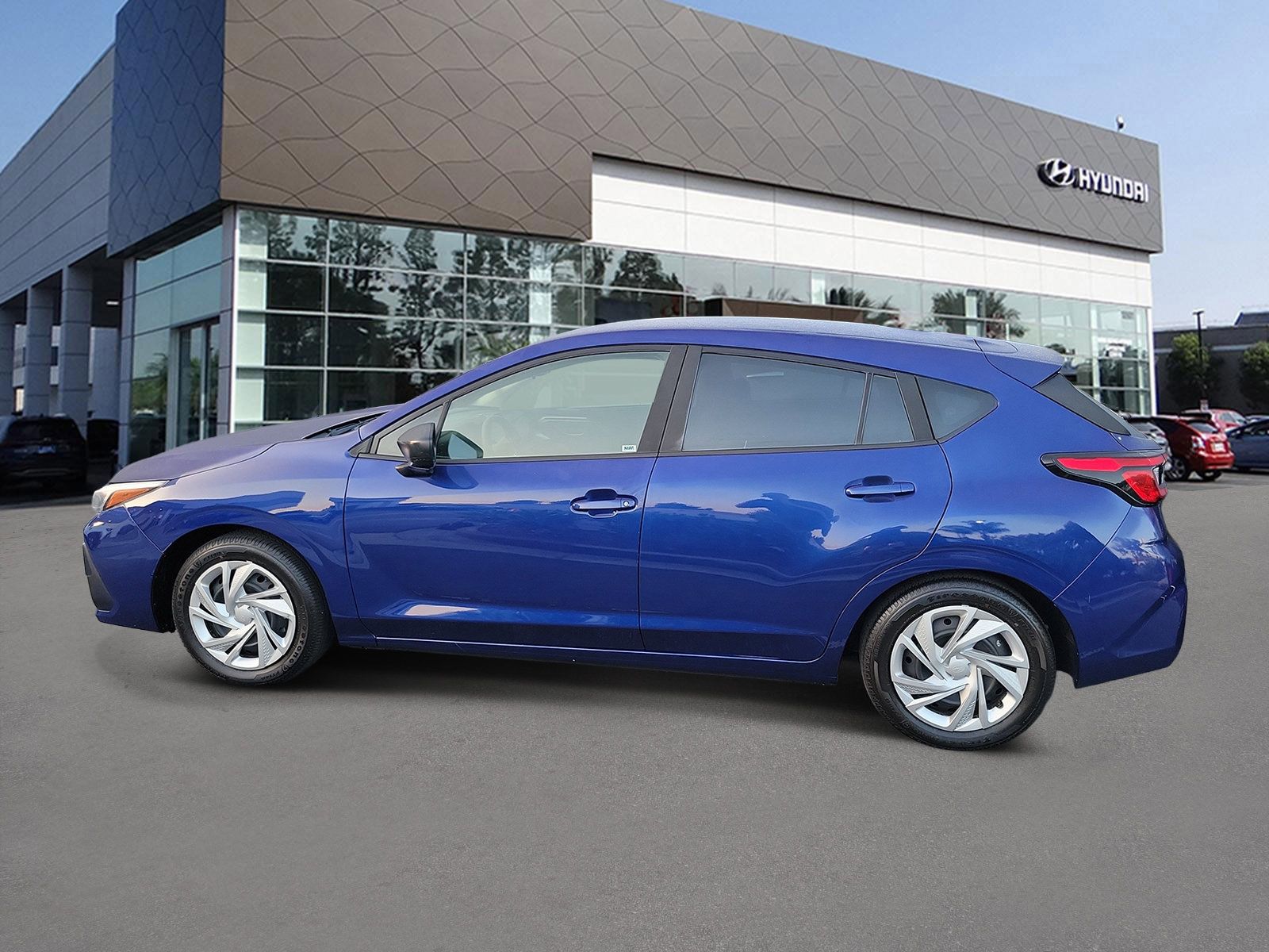 Used 2024 Subaru Impreza 2.0i AWD/4WD image 2
