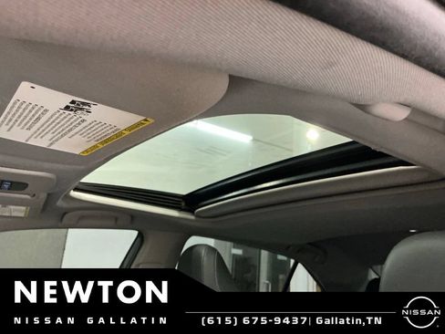 Used 2018 Toyota Camry SE w/ Audio Package FWD image 7