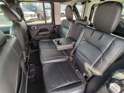 Used 2023 Jeep Wrangler Unlimited Sahara image 14