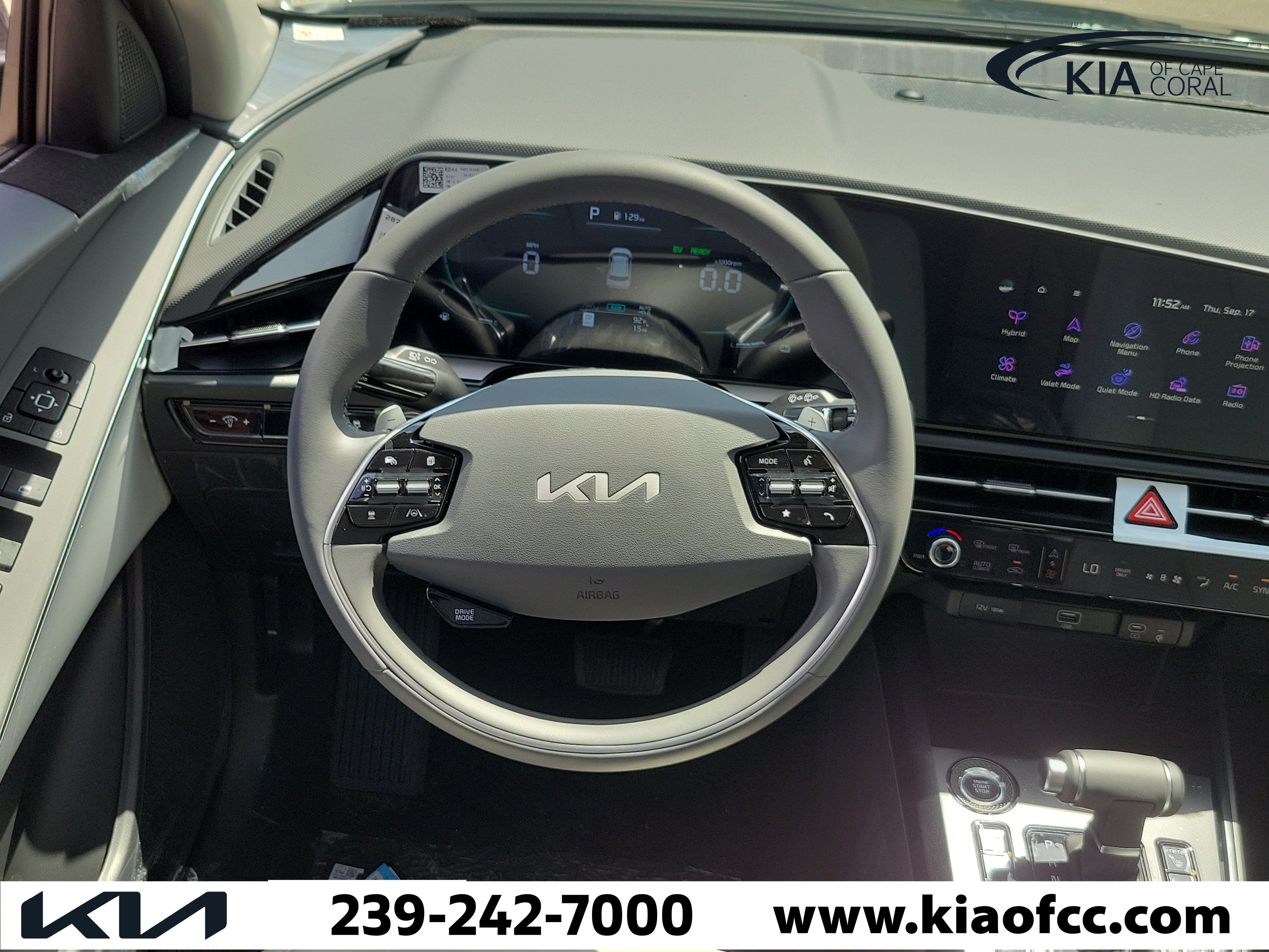 New 2026 Kia Niro EX FWD image 18