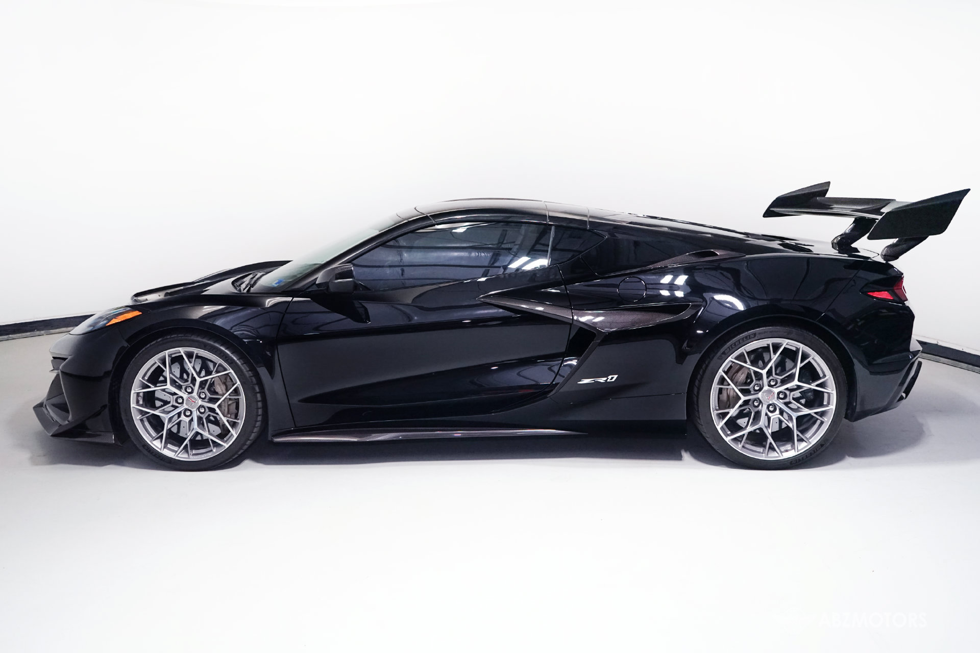 Used 2026 Chevrolet Corvette ZR1 w/ ZR1 Carbon Fiber Aero Package RWD image 4
